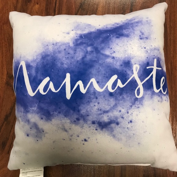 Decorative pillows 🎈 - Picture 2 of 7